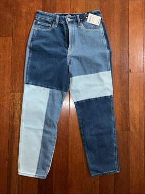NWT Hollister Two-Tone Ultra High Rise Mom Jeans in Dark and Light Blue
